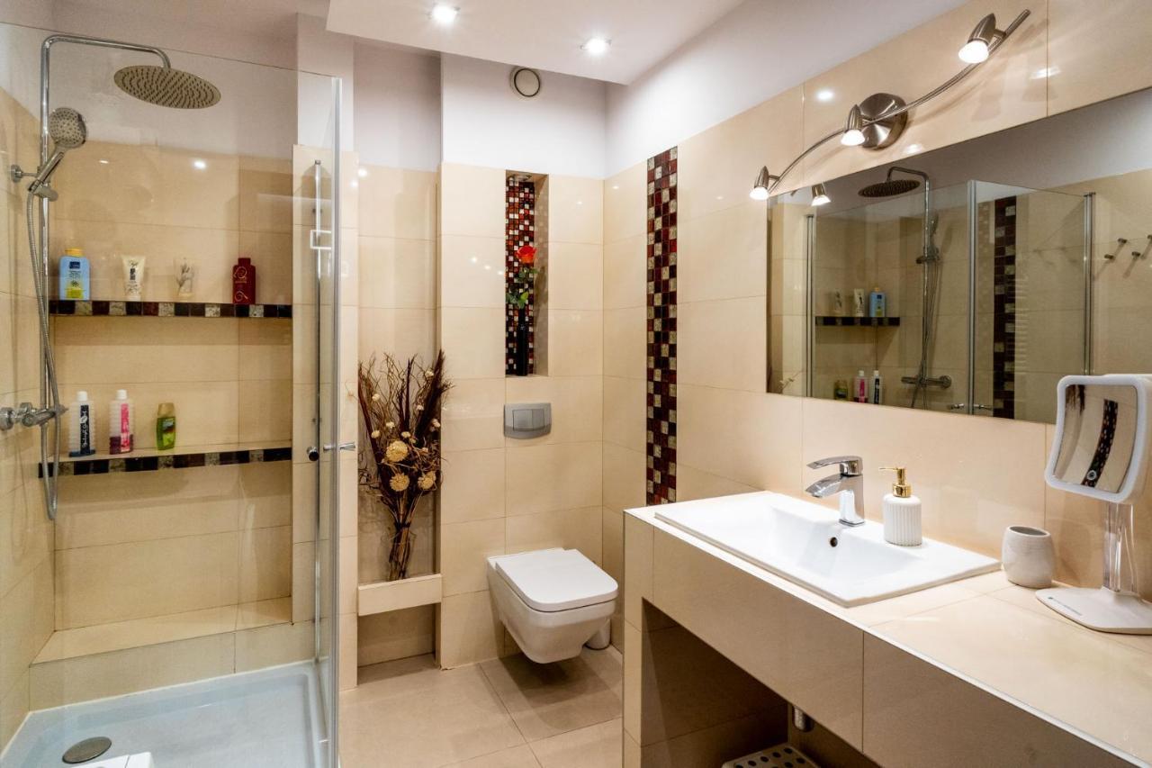 Torre Verona Apartment - 70M2, Terrace, Garage คราคูฟ ภายนอก รูปภาพ