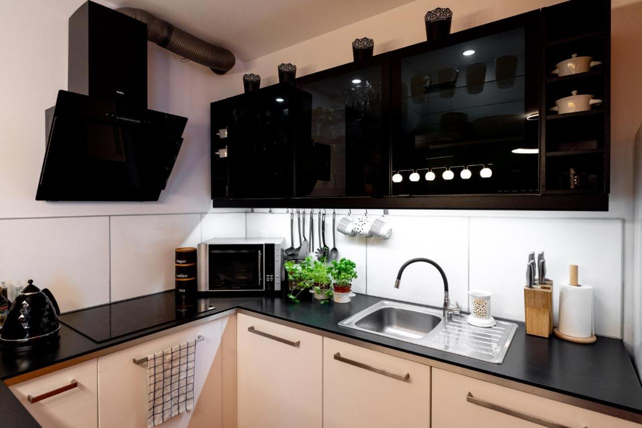 Torre Verona Apartment - 70M2, Terrace, Garage คราคูฟ ภายนอก รูปภาพ